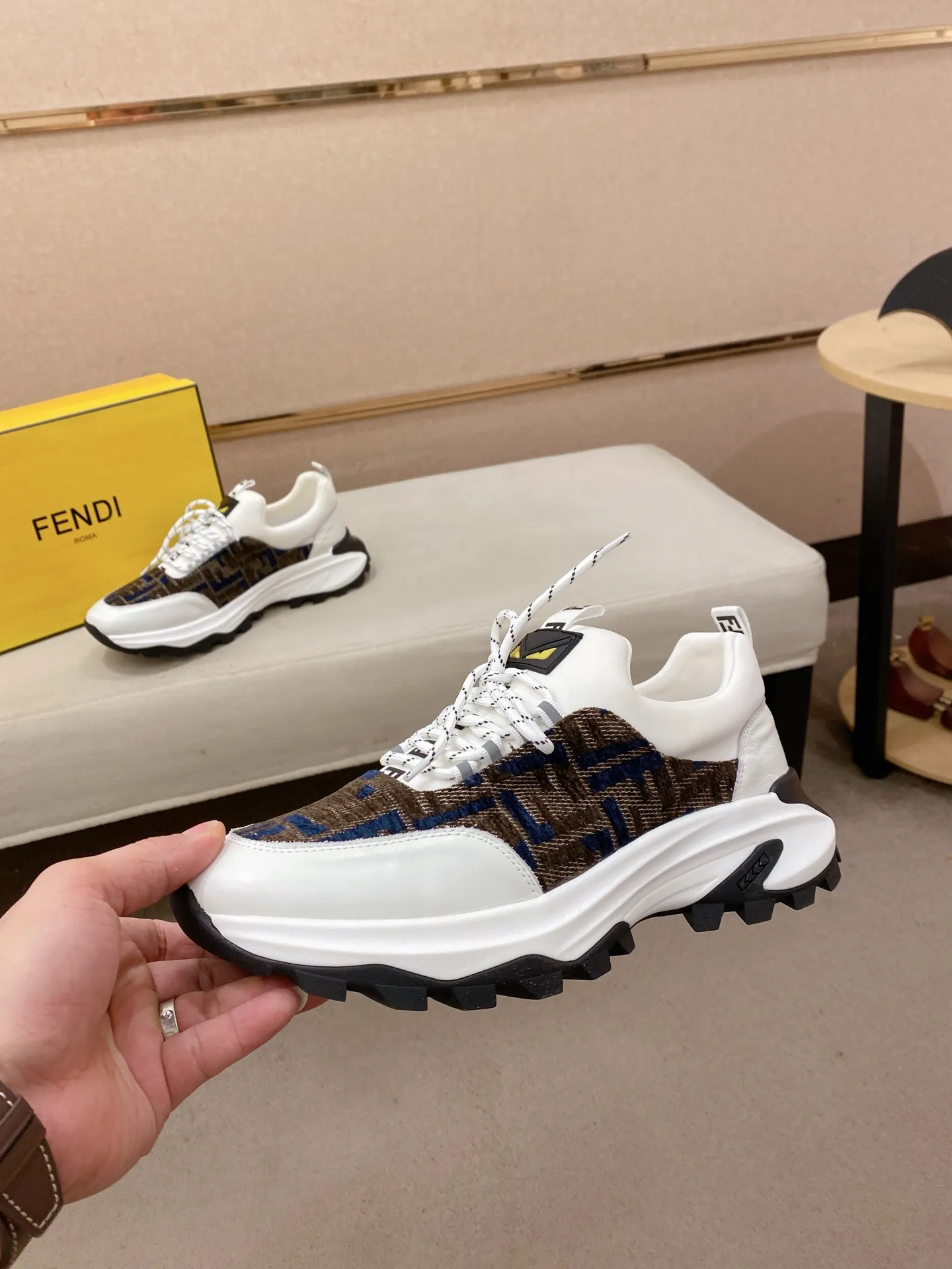 Men's shoes 💰 462💰 (fendi) New style 👊🏻 upper 🇮🇹 imported cowhide fabric 🇩🇪 lining imported sheepskin lining. The original outsole is molded to highlight the identity of every man, and the upper foot is elegant and stable🚶🏻🚶🏻The high-end custom counters reproduce the original version📯No matter the wind or rain, the shoe last remains unchanged and can withstand the verification of time🔍️,🔵 Size: 38-44